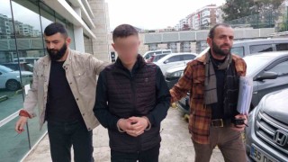 Voleybol takımı oyuncusu eski antrenörünü tabancayla yaraladı