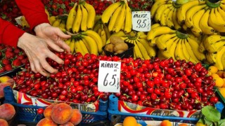 Yaz mevsiminin habercisi kiraz tezgahlardaki yerini aldı