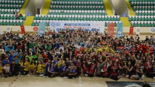 Yıldırımda Gençlik Oyunlarında görkemli final