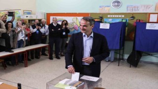 Yunanistanda sandık çıkış anketine göre Miçoktakisin partisi seçimi önde bitirecek