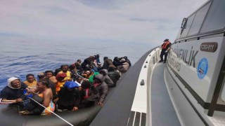 Yunanistanın ölüme ittiği 46 göçmen kurtarıldı