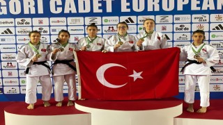 Yunusemreli Merveden gümüş madalya