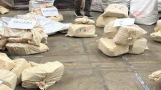 Yurt dışından getirilen 1 milyon 817 bin oy Ankarada tasnif ediliyor