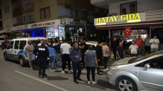 Zincirleme kaza sonrası kendilerini sokağa atıp sinema izler gibi izlediler