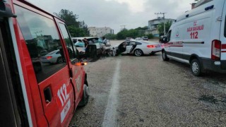 1 kişinin öldüğü 13 kişinin yaralandığı kaza anı kamerada