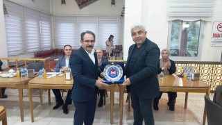 34 yıllık eğitimci başarılı Müdür Sezere veda yemeği