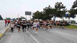5 kilometrelik Gül koşusunda kıyasıya mücadele