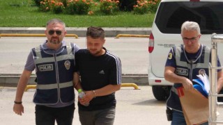 56 yaşındaki komşusunu tabanca ile vuran 20 yaşındaki genç adliyede