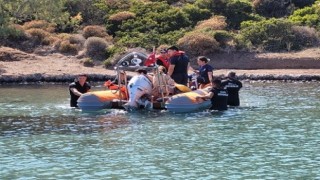Adada yaralanan vatandaş, botla limana getirildi