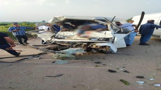 Adanada minibüsle halk otobüsü çarpıştı: 2 ölü, 2 yaralı