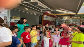 Adanada minik öğrencilerden karma sergi