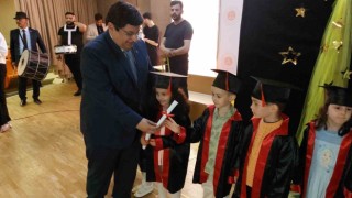 Adliye bahçesi miniklerin mezuniyet coşkusu ile şenlendi