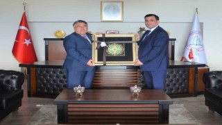 ADNSU Rektörü Babanlıdan Rektör Özölçere ziyaret