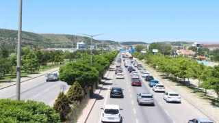 Afyonkarahisarda kavşak noktalarda trafik yoğunluğu