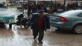 Afyonkarahisarda sağanak yağış etkili oldu