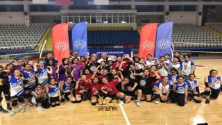 Afyonkarahisarda voleybol müsabakalarında Akal (B) takımı birinci oldu