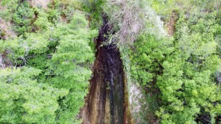 Ağlayan şelale dikkat çekiyor