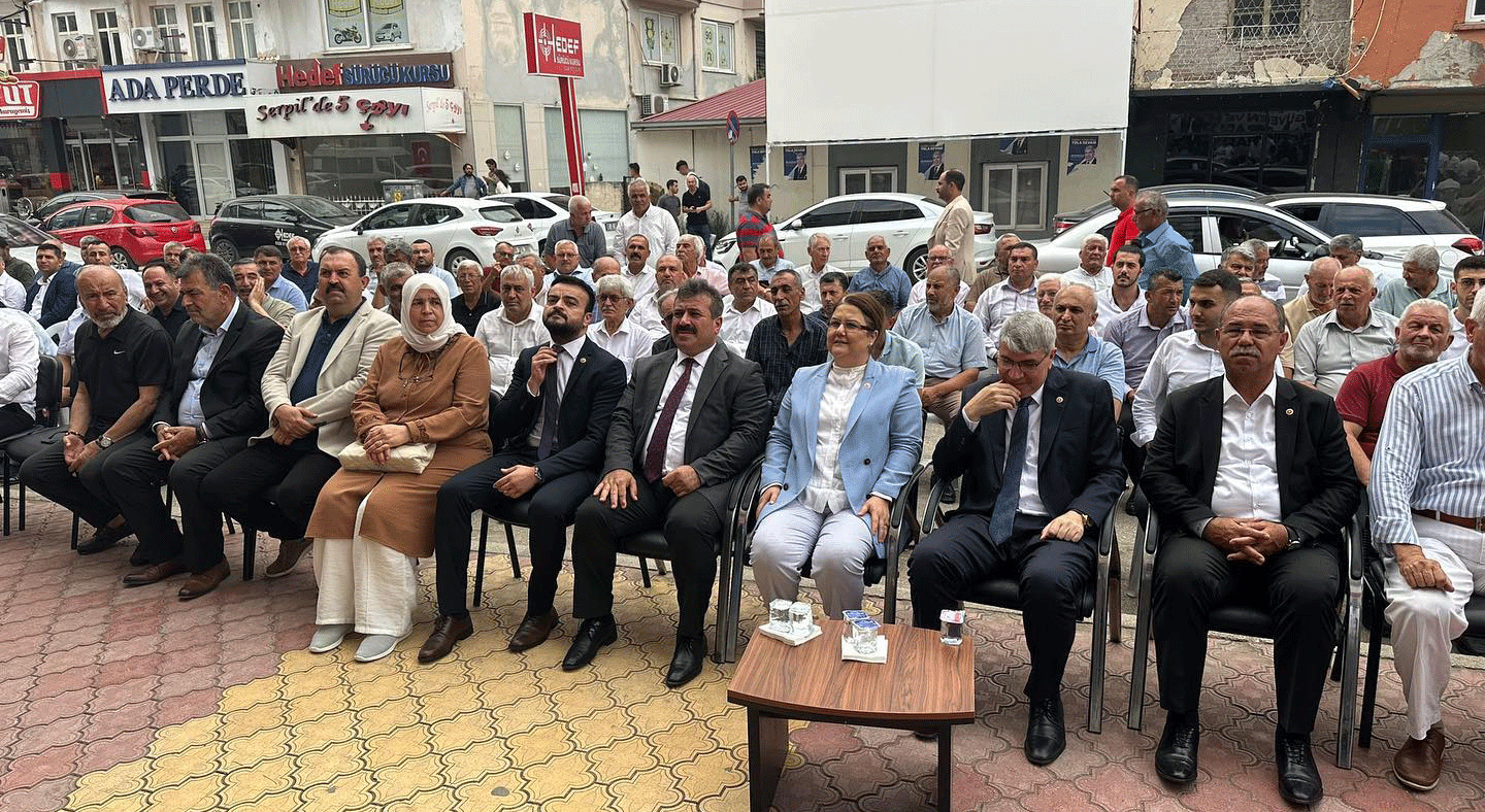 AK Parti Milletvekilleri ve İl Başkanı, Bayramlaşma Programında Buluştu