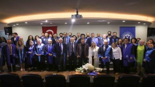 Akademiye katkı sağlayan öğretim üyeleri ödüllendirildi