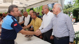 Akdeniz Belediye Başkanı, Belediye Personeliyle Bayramlaştı