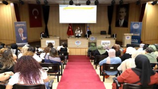 Akdeniz Belediyesi ebeveynlere Çocuğum Okula Hazır mı Semineri verdi