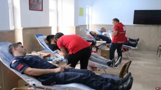 Aksarayda jandarmadan Kızılaya kan bağışı