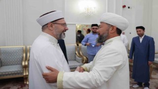 Ali Erbaş: Hacdaki güzel hatıralarınızı evlatlarınıza intikal ettirin