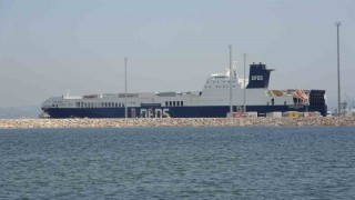 Alıkonulmak istenen Türk bayraklı Galata Seaways Yalovaya döndü