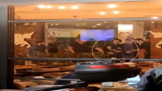 Alkollü girdiği kafede kadına zorluk çıkarınca yaka paça dışarı atıldı