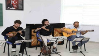 ALKÜde mandolin topluluğunun sesi Avrupan duyuldu