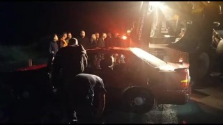 Amasyada selde mahsur kalan otomobildeki 4 kişiyi kurtarıldı