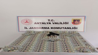 Antalyada 85 bin sahte dolar ele geçirildi