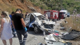 Antalyada feci kaza: 2 ölü, 1i ağır 3 yaralı