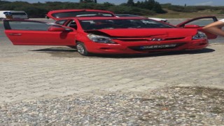 Antalyada otomobiller çarpıştı: 2 yaralı