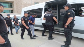 Antalyada polis tarafından aranan 60 firari yakalandı