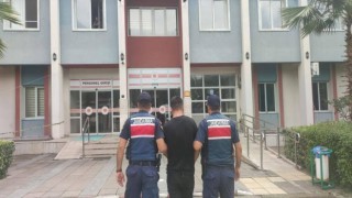Aranan şahıslar jandarmadan kaçamadı