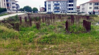 Arifiyede sağlık ocağı inşaatı çürümeye terk edildi