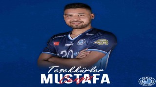 Arkas Sporda üç ayrılık