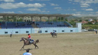 Atlı cirit heyecanı Selendide başladı