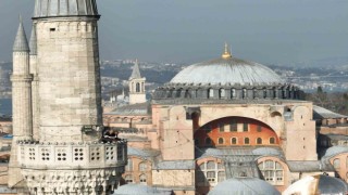 Ayasofya ve Sultanahmet Camiilerinde karşılıklı ezan okuma geleneği