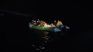 Sahil güvenlik Çanakkale'de 30 göçmen yakaladı
