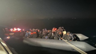 Ayvalıkta 56 göçmen kurtarıldı