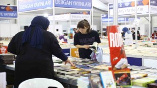 Bağcılar Kitap Fuarında depremzedeler için “Bi bana Bi Malatyaya Kitap” kampanyası