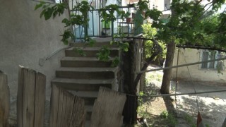 Köpek besleme kavgası kanlı bitti. Kiracısını pompalı tüfekle öldürdü