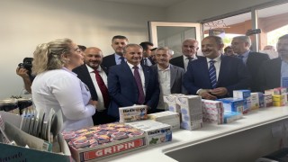 Bakan Özhaseki konteyner çarşı esnafıyla bir araya geldi