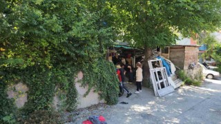 Balkondan tırmanıp girdiği evde gelinini kafasından vurdu