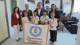Bandırmalı öğrencilerden gurur verici şampiyonluk