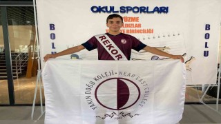 Barkan Can Aykut, yüzmede Türkiye birincisi oldu