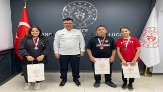Başarılı sporcular ödüllendirildi