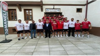 Başkan Şahin U-17 takımını Eskişehire uğurladı